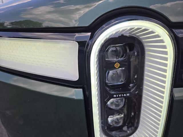 Photo of 2023 Forest Green Rivian R1S