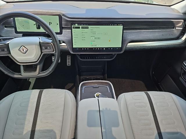 Photo of 2023 Forest Green Rivian R1S