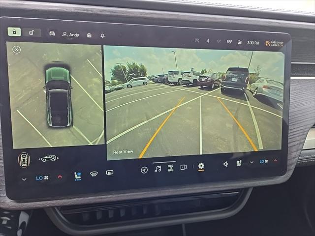 Photo of 2023 Forest Green Rivian R1S