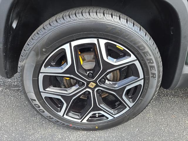 Photo of 2023 Forest Green Rivian R1S