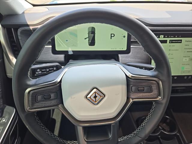 Photo of 2023 Forest Green Rivian R1S
