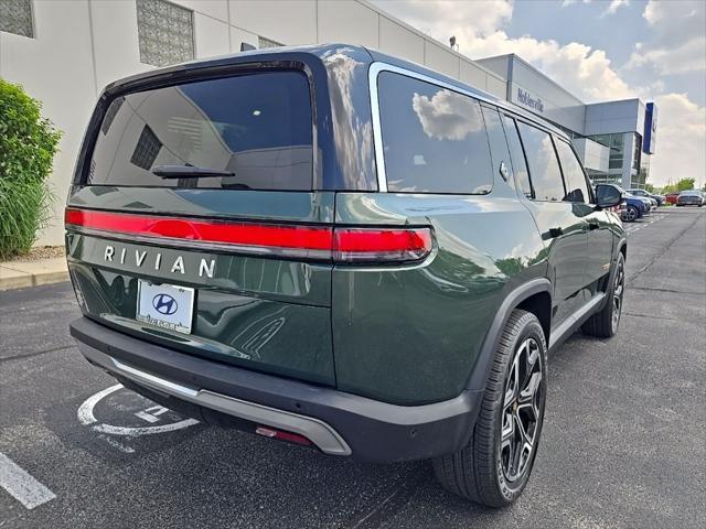 Photo of 2023 Forest Green Rivian R1S