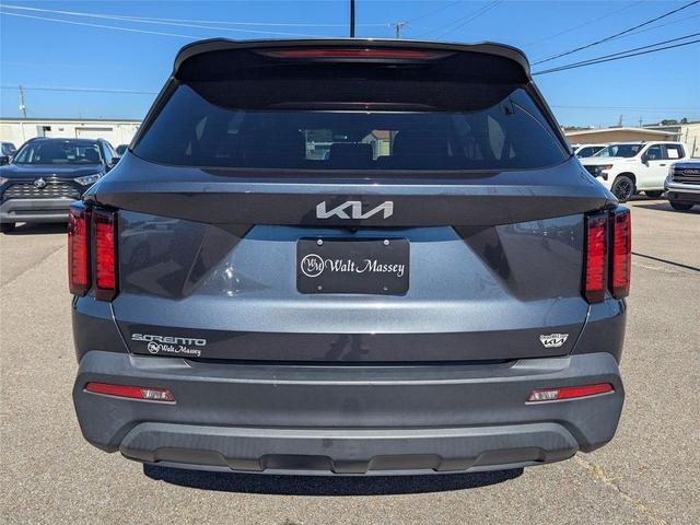 Photo of 2023 Gravity Grey Kia Sorento