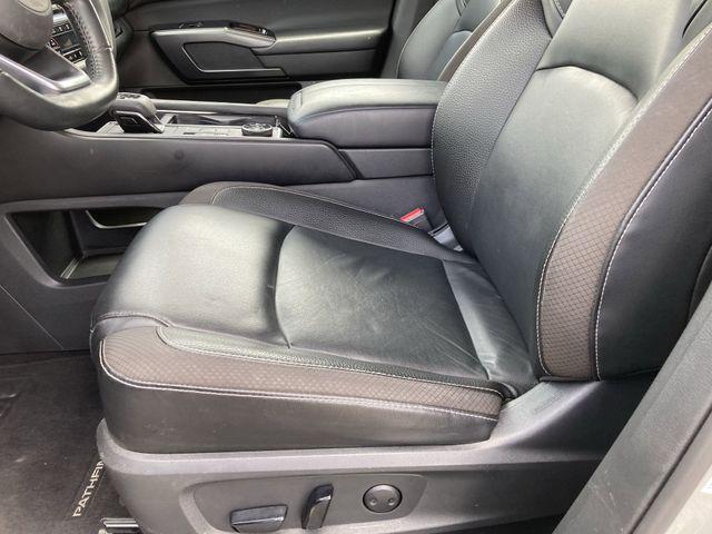 Photo of 2023 Brilliant Silver Metallic Nissan Pathfinder