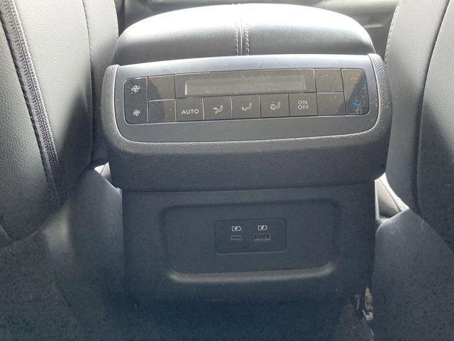 Photo of 2023 Brilliant Silver Metallic Nissan Pathfinder