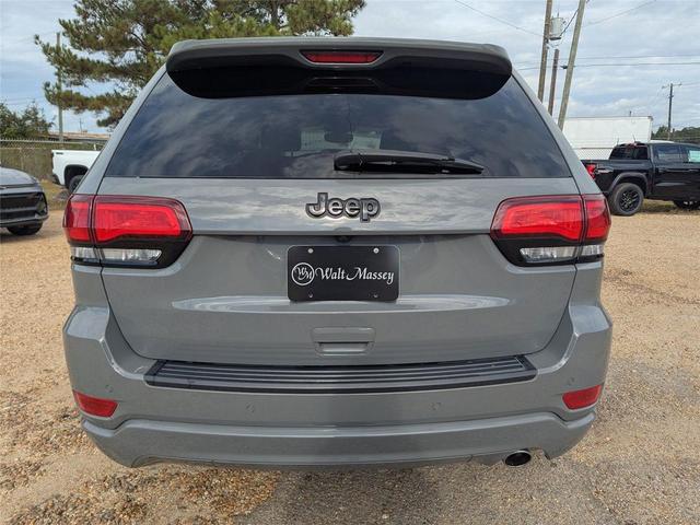 Photo of 2022 Sting-Gray Clearcoat Jeep Grand Cherokee