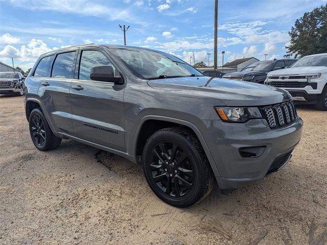 Photo of 2022 Sting-Gray Clearcoat Jeep Grand Cherokee