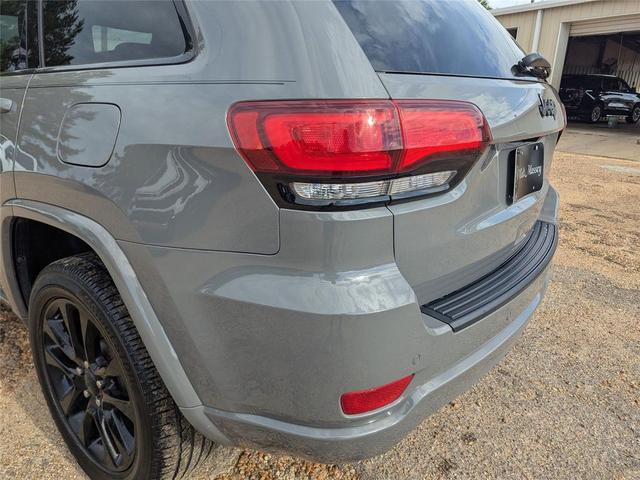 Photo of 2022 Sting-Gray Clearcoat Jeep Grand Cherokee