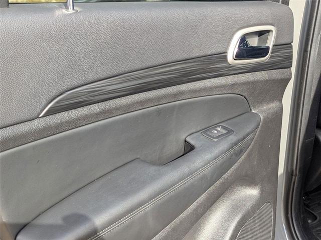 Photo of 2022 Sting-Gray Clearcoat Jeep Grand Cherokee