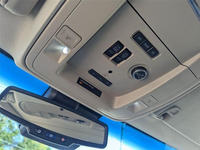 Photo of 2015 Champagne Silver Metallic GMC Yukon