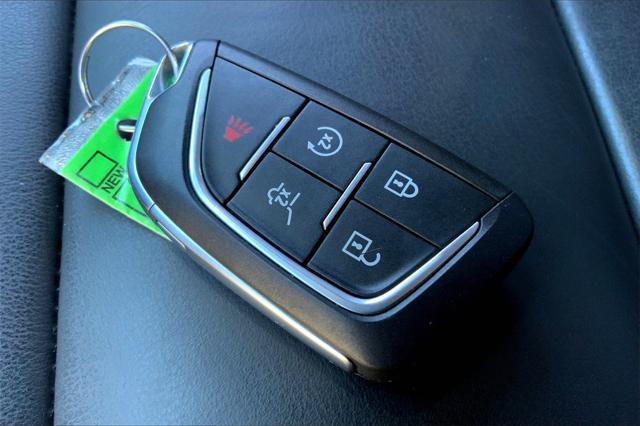 Photo of 2025 Crystal White Tricoat Cadillac XT4