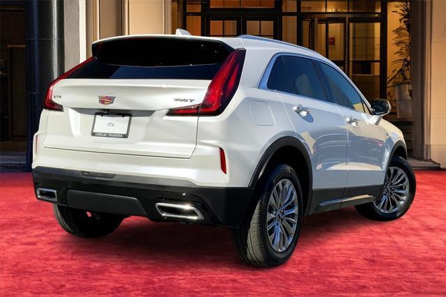 Photo of 2025 Crystal White Tricoat Cadillac XT4