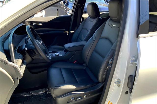 Photo of 2025 Crystal White Tricoat Cadillac XT4
