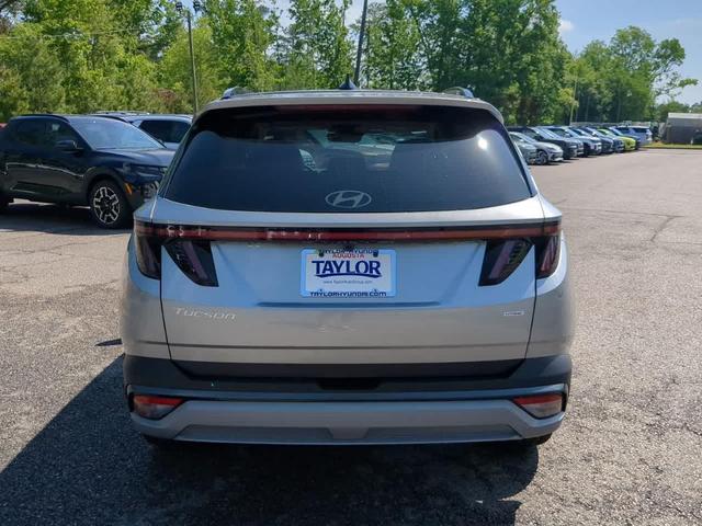 Photo of 2025 Shimmering Silver Hyundai TUCSON