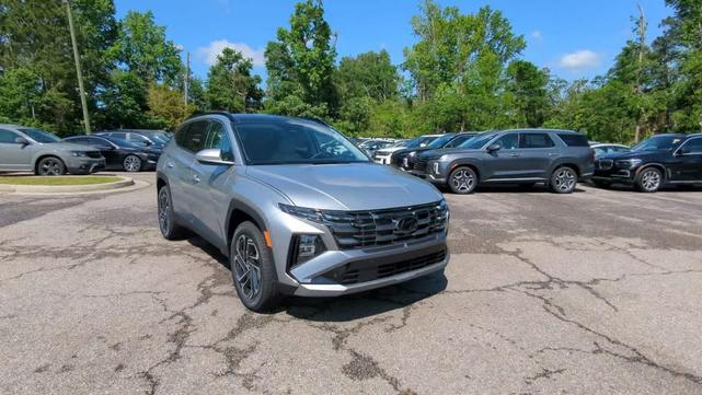Photo of 2025 Shimmering Silver Hyundai TUCSON