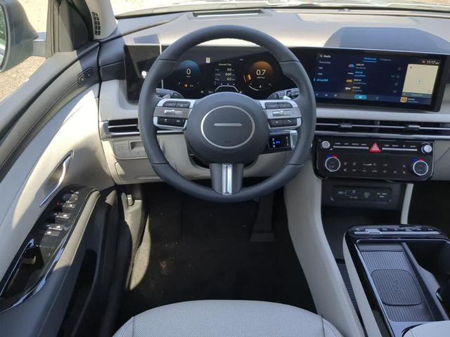 Photo of 2025 Shimmering Silver Hyundai TUCSON