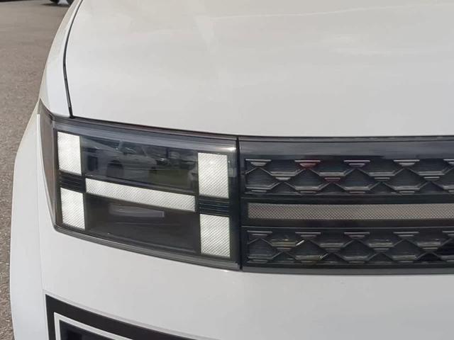 Photo of 2025 White Hyundai SANTA FE HEV