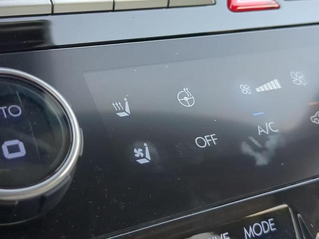 Photo of 2024 Green Hyundai SANTA FE