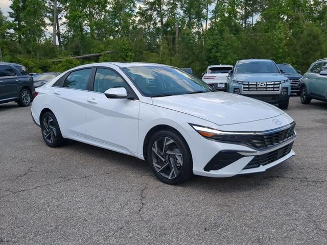 2025 Hyundai Elantra Hev