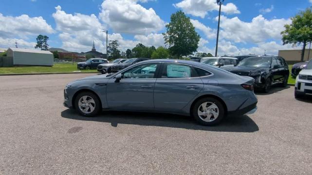 Photo of 2025 Blue Hyundai SONATA