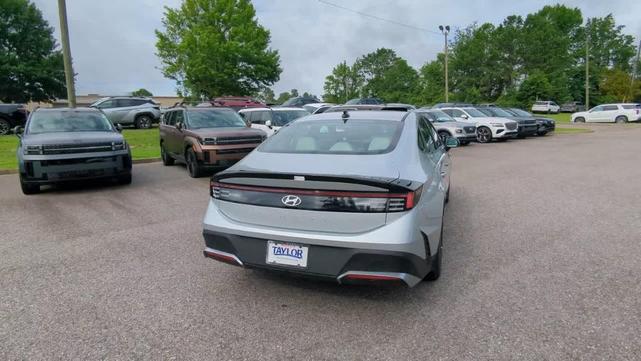Photo of 2025 Silver Hyundai SONATA