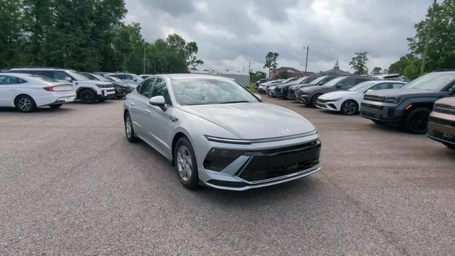 Photo of 2025 Silver Hyundai SONATA
