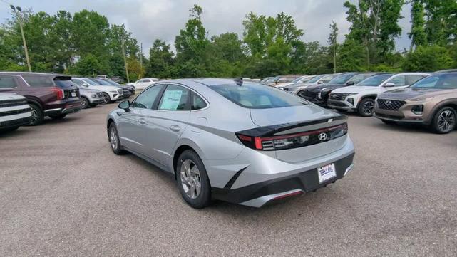 Photo of 2025 Silver Hyundai SONATA