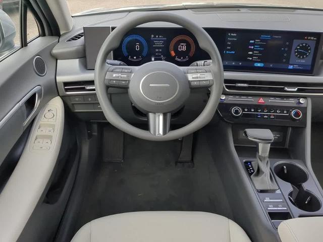 Photo of 2025 Silver Hyundai SONATA