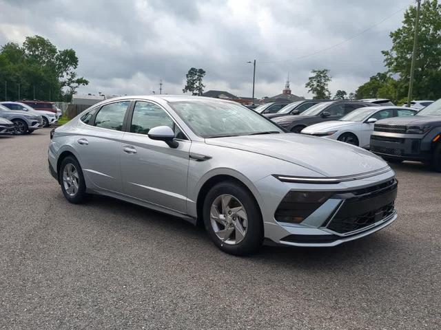 Photo of 2025 Silver Hyundai SONATA
