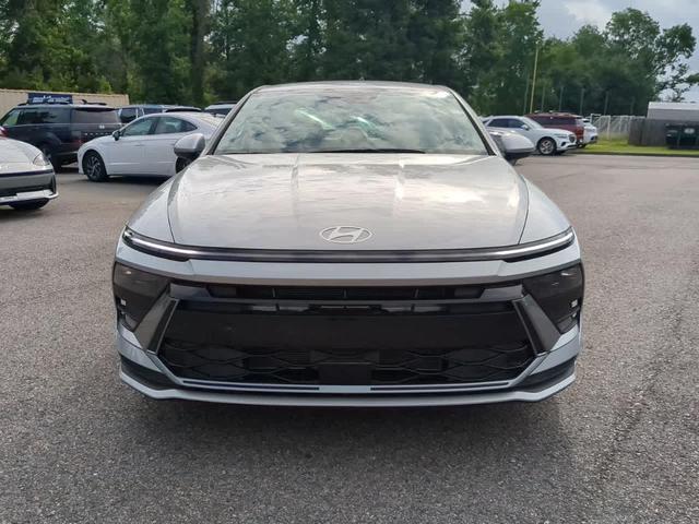 Photo of 2025 Silver Hyundai SONATA