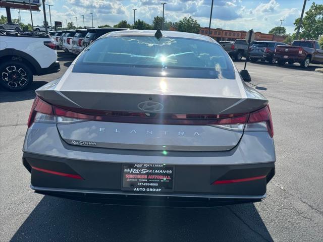 Photo of 2025 Fluid Metal Hyundai ELANTRA
