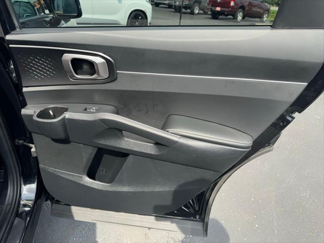 Photo of 2021 Ebony Black Kia Sorento