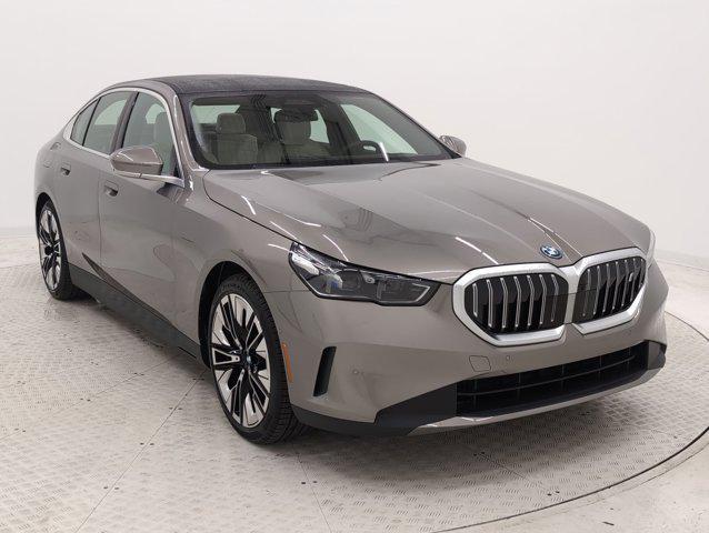 Photo of 2026 Oxide Grey Metallic BMW i5
