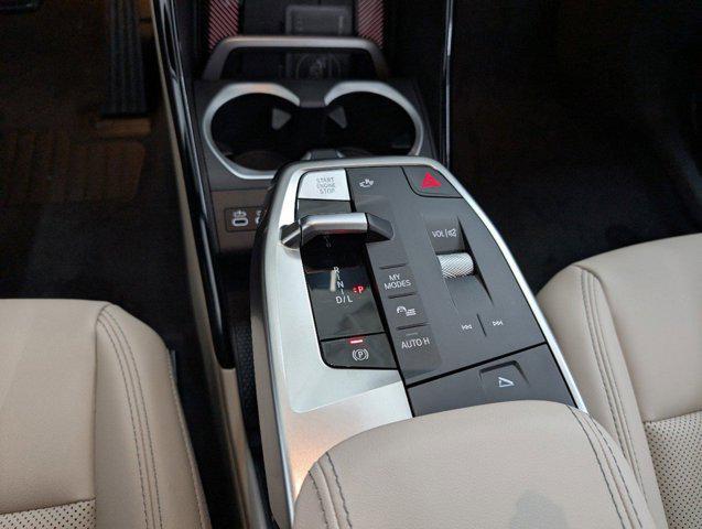 Photo of 2025 Alpine White BMW X1