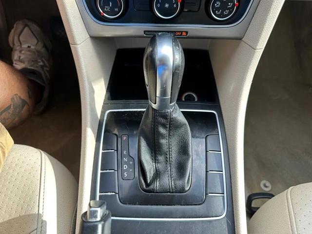 Photo of 2014 Candy White Volkswagen Passat
