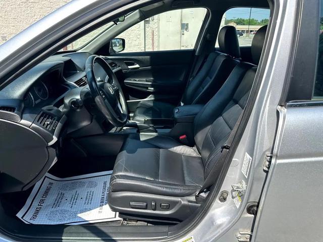 Photo of 2011 Alabaster Silver Metallic Honda Accord
