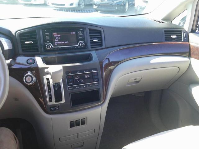 Photo of 2017 Super Black Nissan Quest