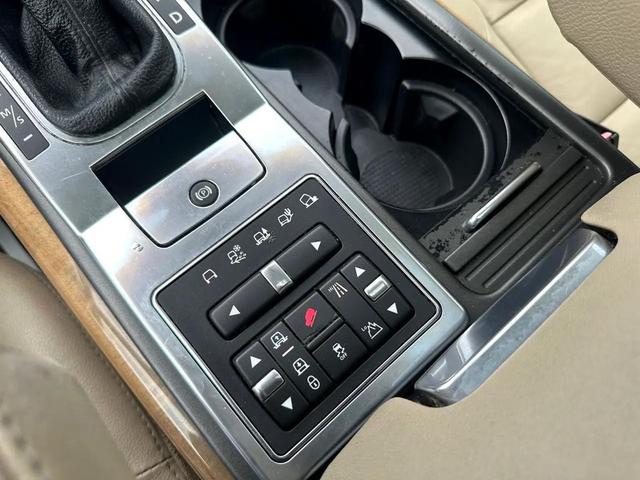 Photo of 2013 Sand Land Rover Range Rover Sport