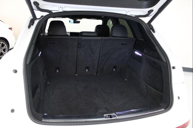 Photo of 2019 Ibis White Audi SQ5