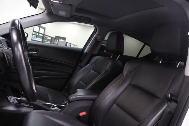 Photo of 2018 Bellanova White Pearl Acura ILX