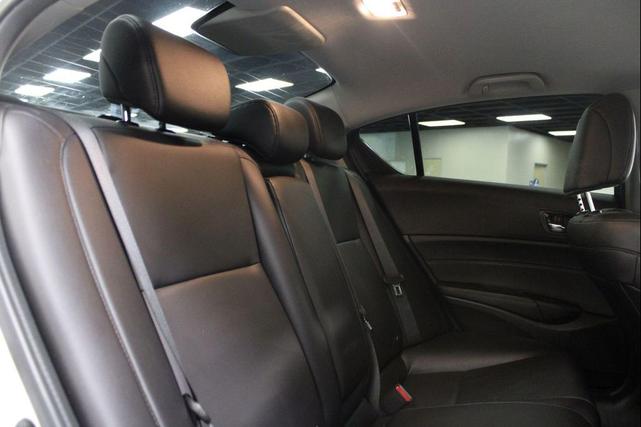 Photo of 2018 Bellanova White Pearl Acura ILX