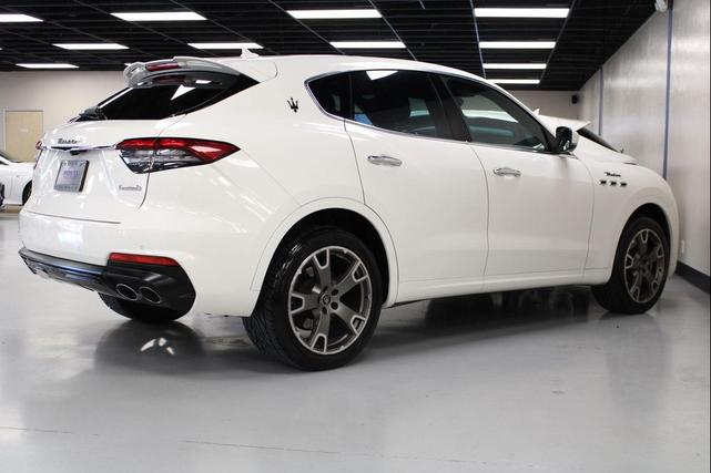 Photo of 2023 White Maserati Levante