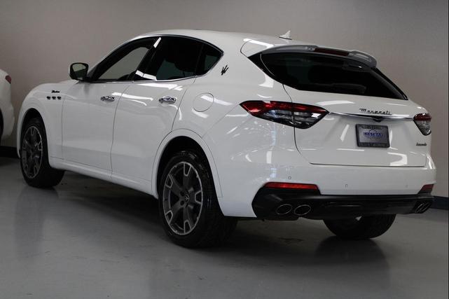 Photo of 2023 White Maserati Levante