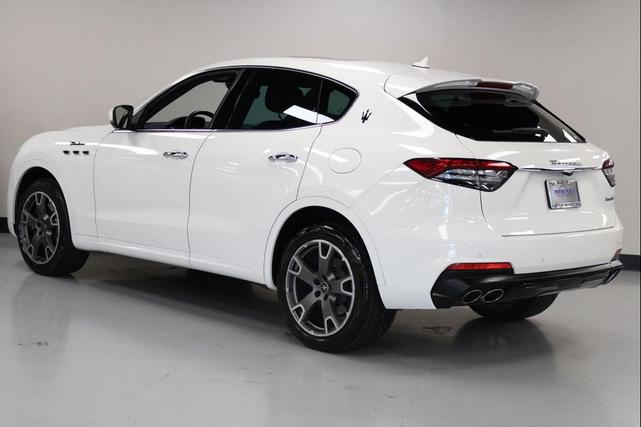 Photo of 2023 White Maserati Levante