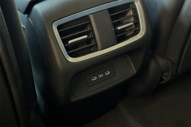 Photo of 2025 Platinum White Pearl Acura RDX