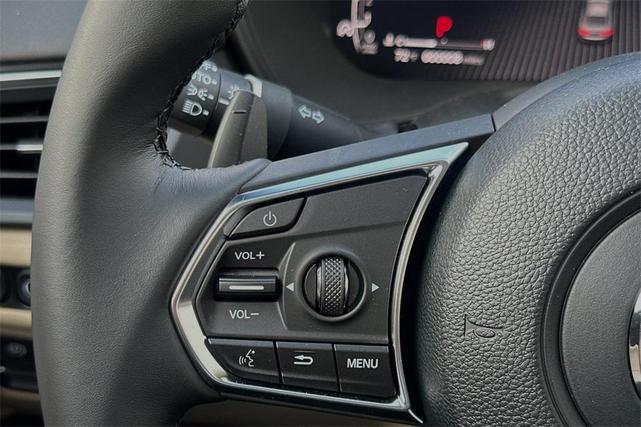 Photo of 2025 Platinum White Pearl Acura TLX