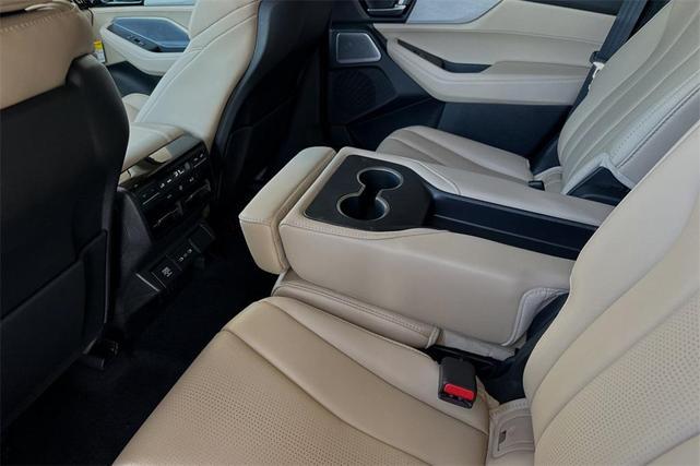 Photo of 2025 Majestic Black Pearl Acura MDX