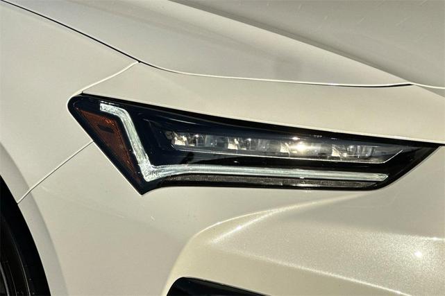 Photo of 2025 Platinum White Pearl Acura TLX