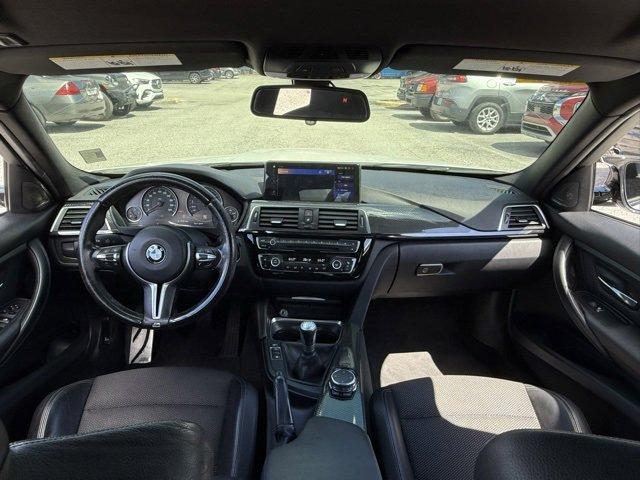Photo of 2016 Alpine White BMW M3