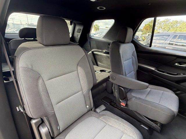 Photo of 2022 Mosaic Black Metallic Chevrolet Traverse